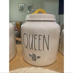 Rae Dunn queen bee canister